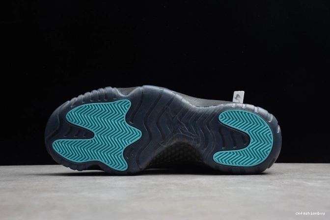 378037-006 11 Blue Jordan Retro Air Gamma 0805